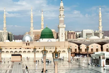 The Green Dome and minarets of Al-Masjid an-Nabawi by day